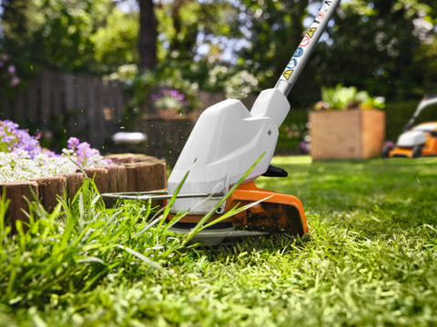STIHL FS 561 C EM Benzine bosmaaier Maaikop AutoCut 56 2 2.8kW - BJC Tools STIHL FS 561 C EM Benzine bosmaaier Maaikop AutoCut 56 2 2.8kW - BJC Tools