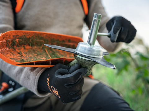 FSA 200 Accu Bosmaaier Grassnijblad 260-2 - BODY zonder accu en lader