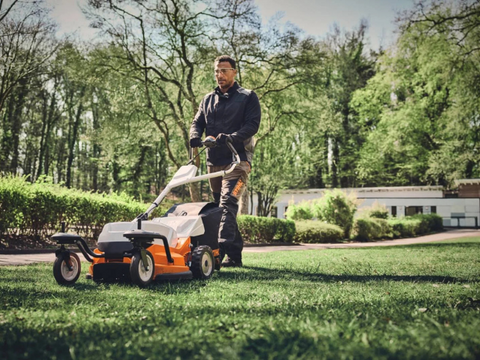 RMA 765 V (INT1) Battery Lawnmower - BODY without battery and without charger