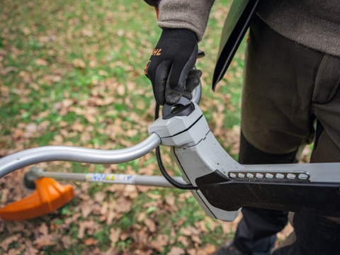 FSA 200 Accu Bosmaaier Grassnijblad 260-2 - BODY zonder accu en lader