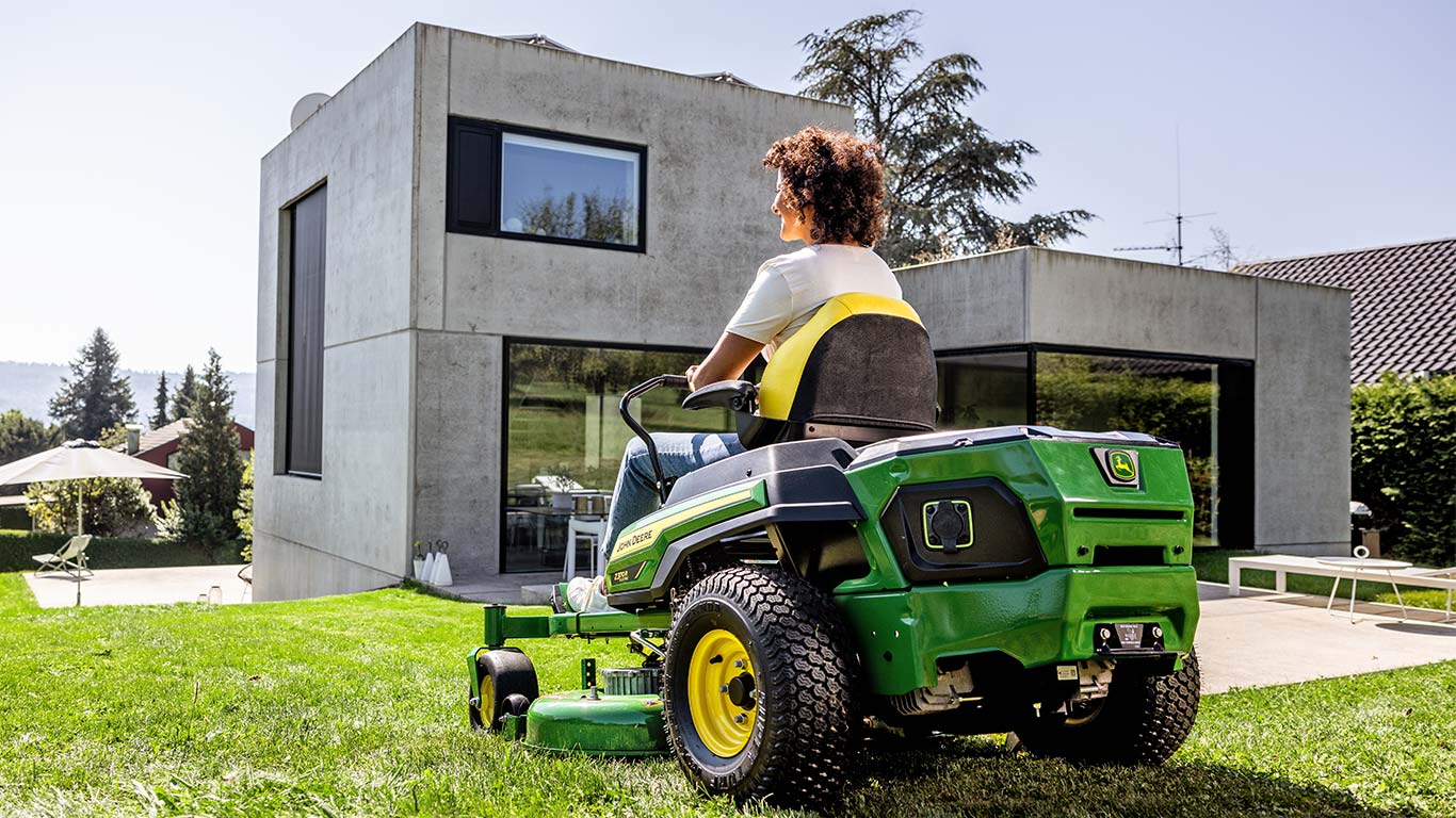 John Deere Z335E Gasoline Zero Turn Riding Mower (107cm