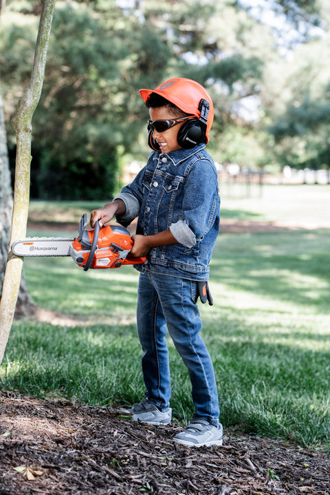 Toy 550 XP chainsaw and protection kit
